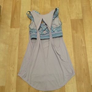 Lululemon tank top sports bra shirt size 4 small